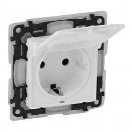 753119 Valena LIFE IP44.Розетка силовая 2К+З, с защитными шторками и откидной крышкой.Белая*снят с поставок*